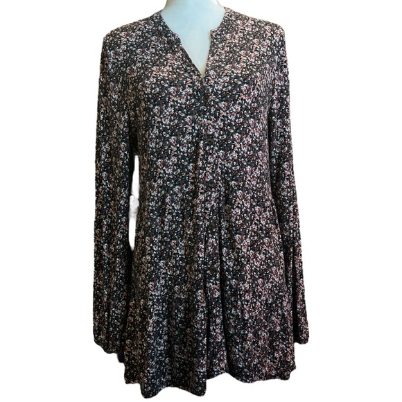 Wonderly Tops - Wonderly EUC black pink gray and white patterned top. Size large